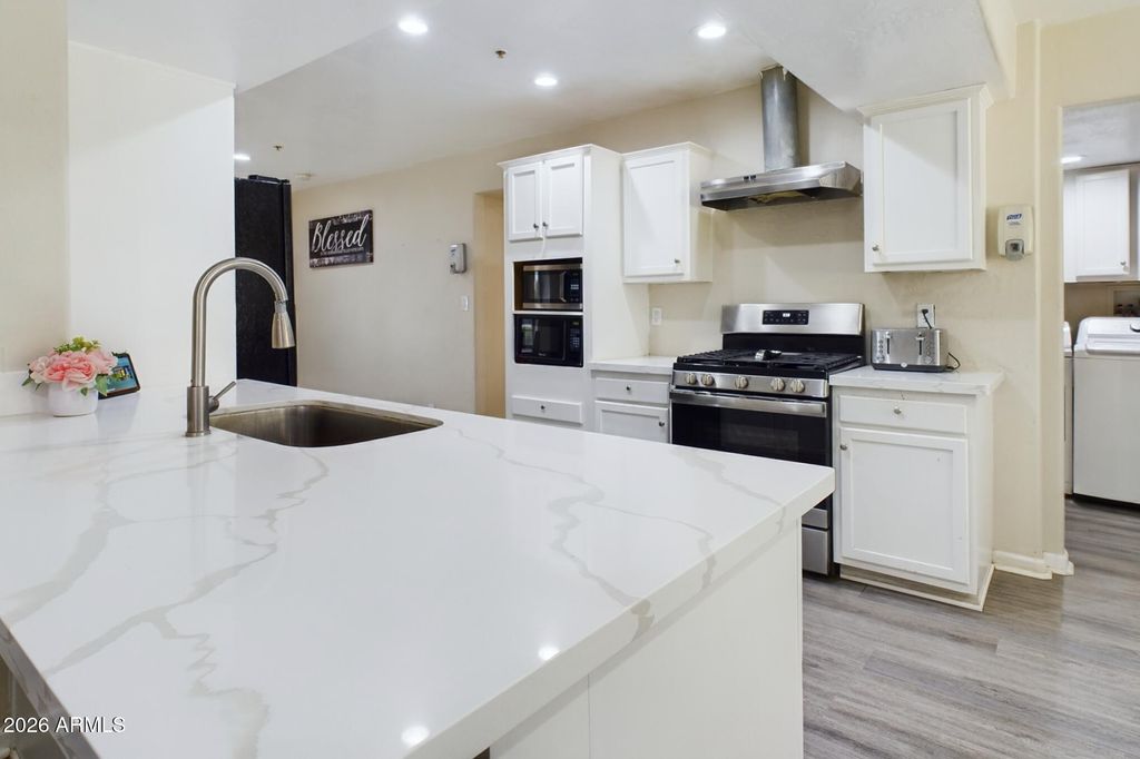 6739 E Sweetwater Avenue, Scottsdale, AZ 85254 — photo 2