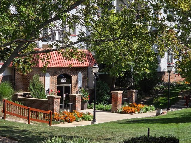 475 Plum Creek Drive 206, Wheeling, IL 60090
