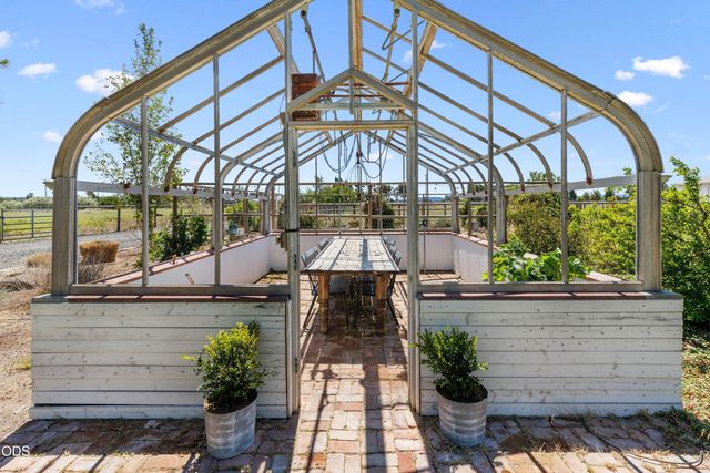 66300 White Rock Loop, Bend, OR 97703