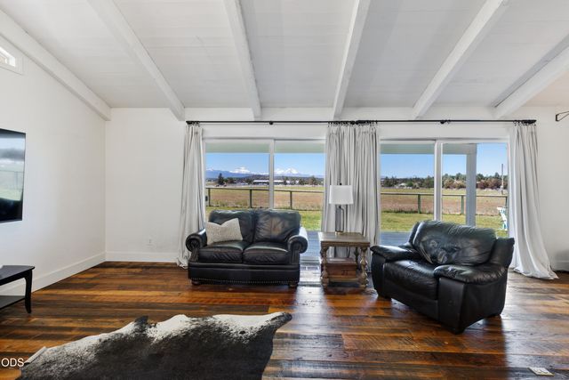 66300 White Rock Loop, Bend, OR 97703