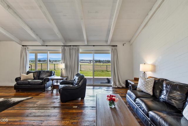 66300 White Rock Loop, Bend, OR 97703