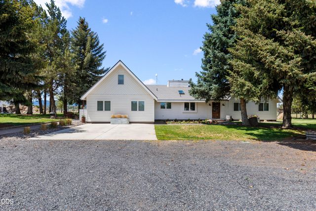 66300 White Rock Loop, Bend, OR 97703