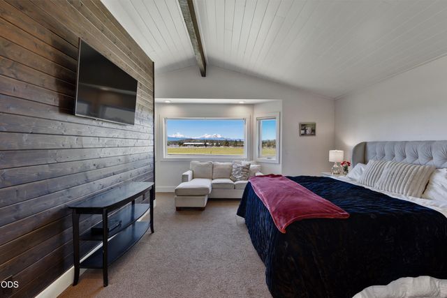 66300 White Rock Loop, Bend, OR 97703