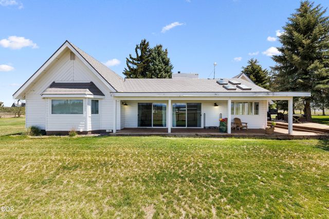 66300 White Rock Loop, Bend, OR 97703