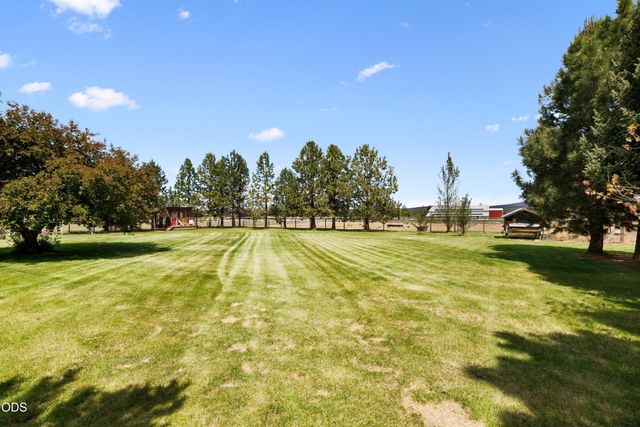 66300 White Rock Loop, Bend, OR 97703