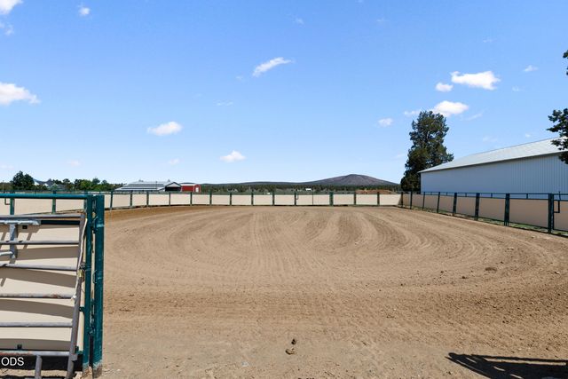 66300 White Rock Loop, Bend, OR 97703