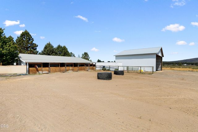 66300 White Rock Loop, Bend, OR 97703