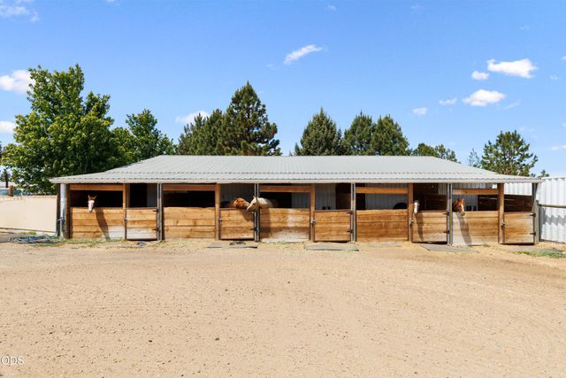66300 White Rock Loop, Bend, OR 97703