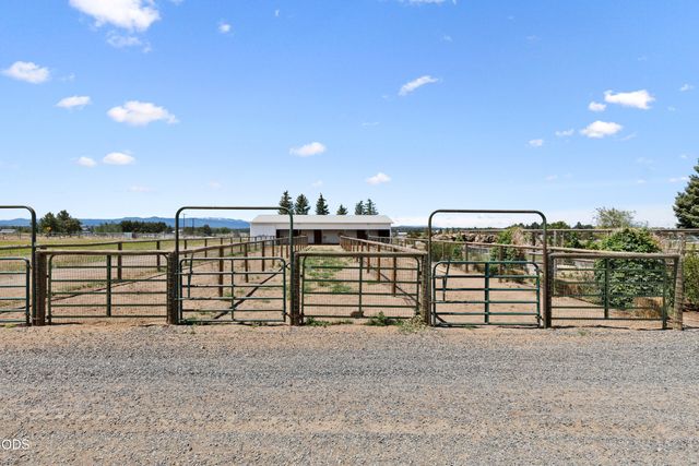 66300 White Rock Loop, Bend, OR 97703