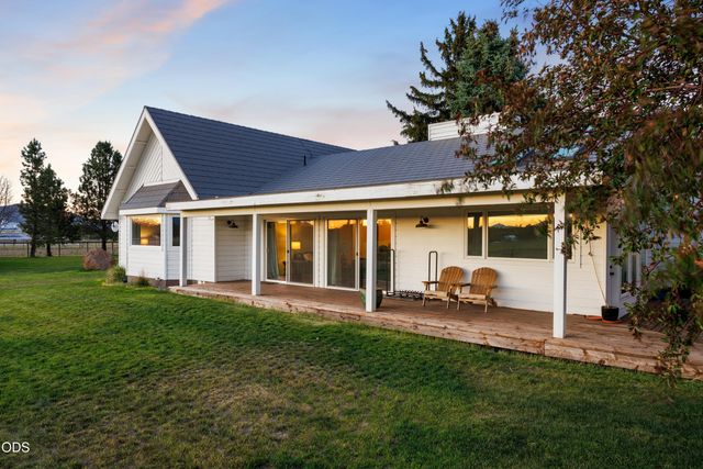 66300 White Rock Loop, Bend, OR 97703