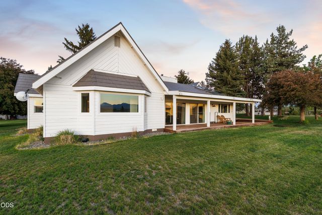 66300 White Rock Loop, Bend, OR 97703