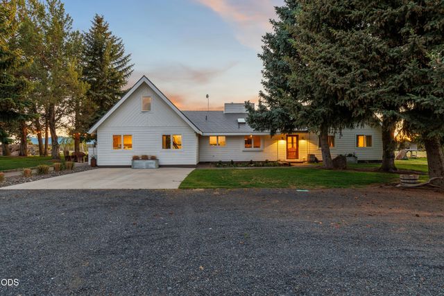 66300 White Rock Loop, Bend, OR 97703