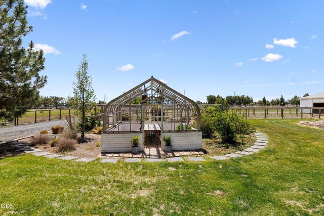 66300 White Rock Loop, Bend, OR 97703