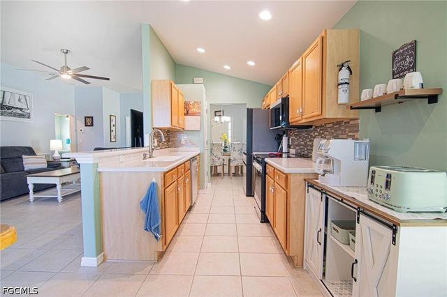 2641 Clairfont CT, Cape Coral, FL 33991