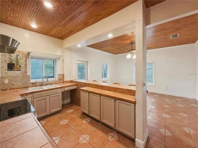 211 E 131ST AVENUE, Tampa, FL 33612