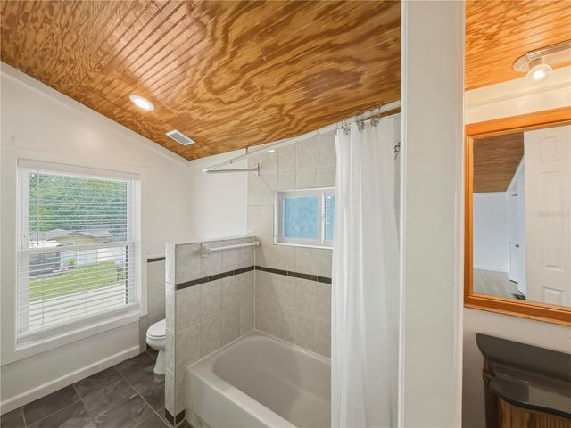 211 E 131ST AVENUE, Tampa, FL 33612