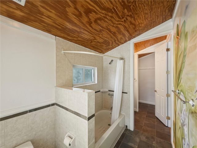 211 E 131ST AVENUE, Tampa, FL 33612