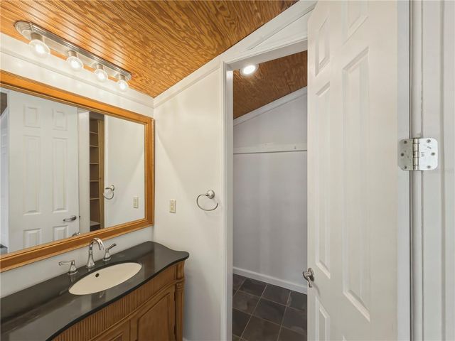 211 E 131ST AVENUE, Tampa, FL 33612