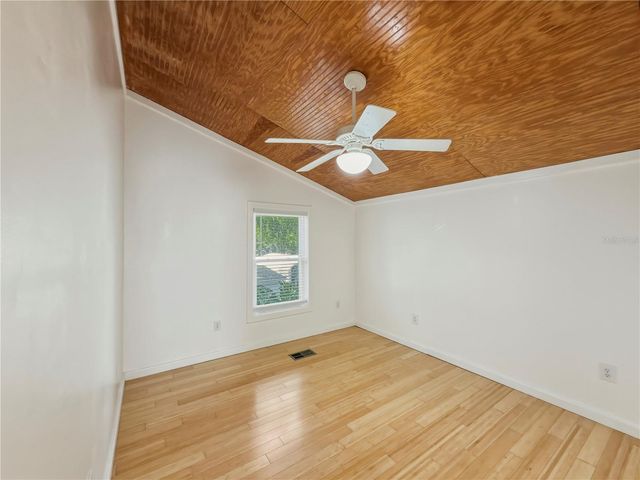 211 E 131ST AVENUE, Tampa, FL 33612