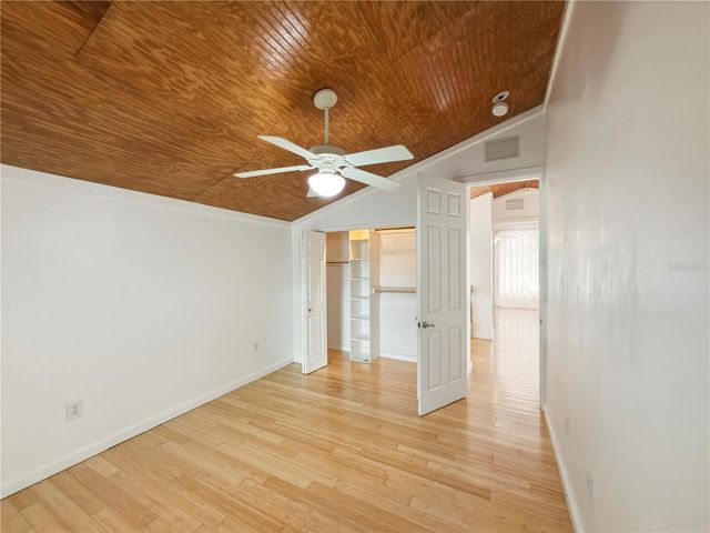 211 E 131ST AVENUE, Tampa, FL 33612