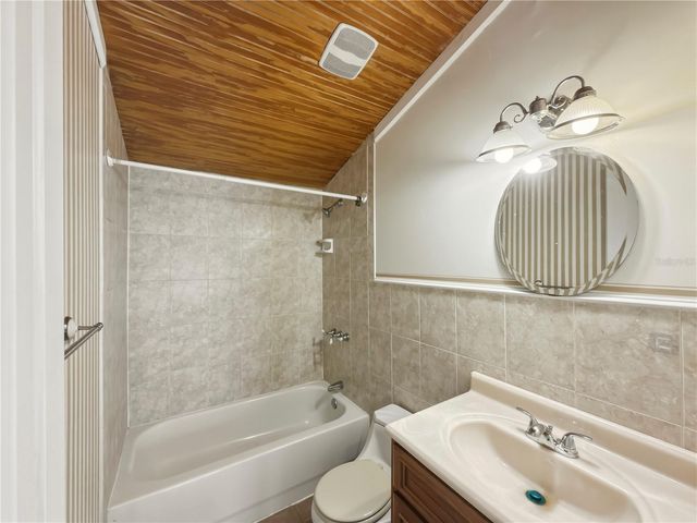211 E 131ST AVENUE, Tampa, FL 33612