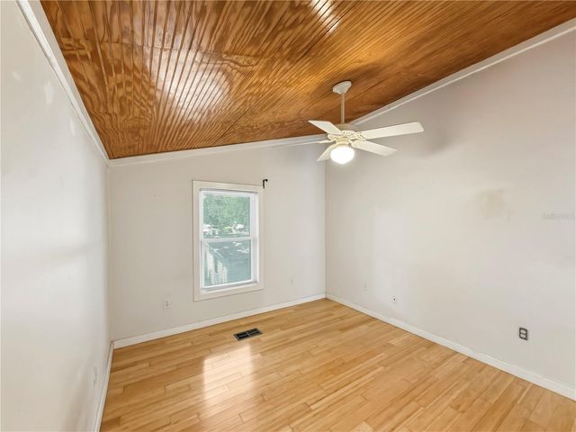 211 E 131ST AVENUE, Tampa, FL 33612