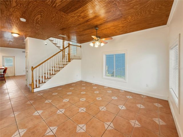 211 E 131ST AVENUE, Tampa, FL 33612