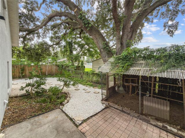 211 E 131ST AVENUE, Tampa, FL 33612