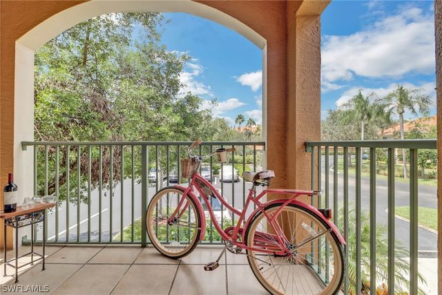 1205 Wildwood Lakes BLVD 201, Naples, FL 34104