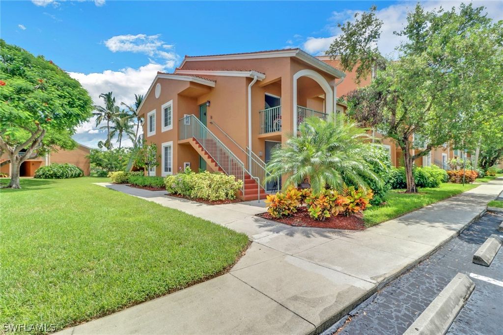1205 Wildwood Lakes BLVD 201, Naples, FL 34104