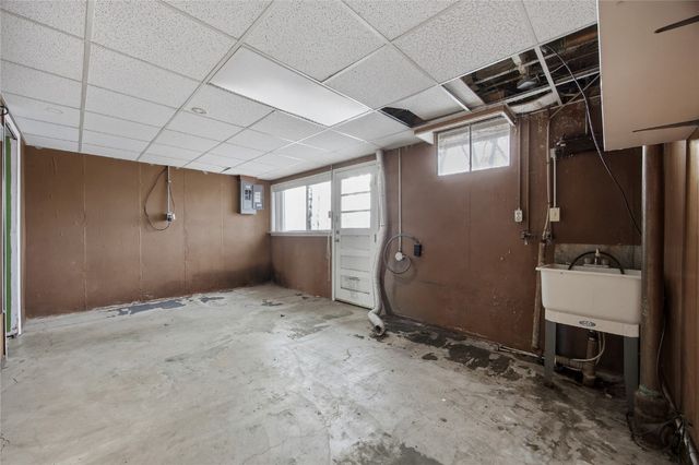 1413 Seminole Avenue NW, Cedar Rapids, IA 52405