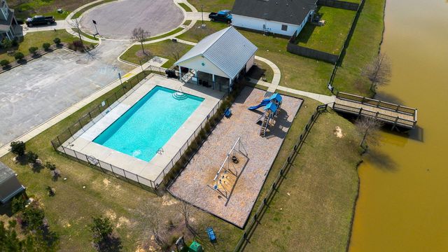 2012 Triple Crown Lane, Ridgeville, SC 29472