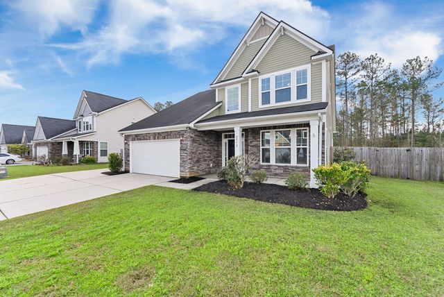 2012 Triple Crown Lane, Ridgeville, SC 29472