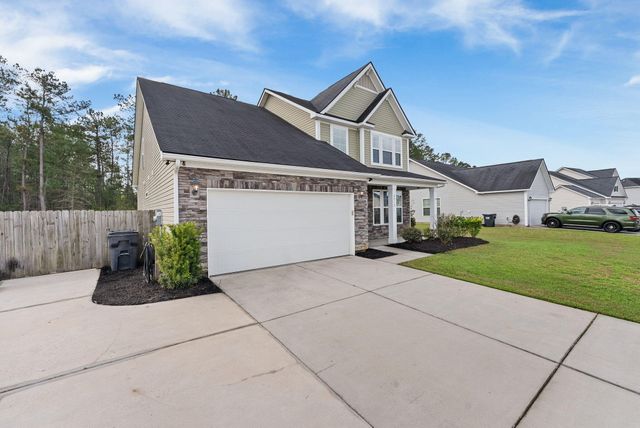 2012 Triple Crown Lane, Ridgeville, SC 29472