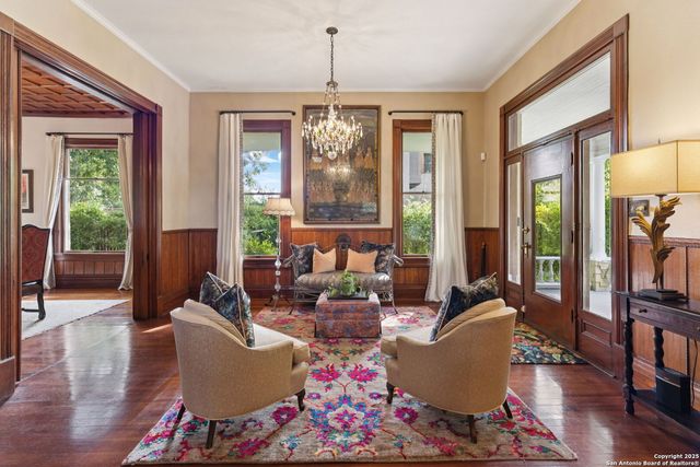 402 Madison, San Antonio, TX 78204