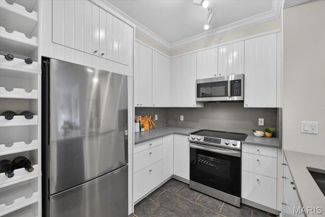 13101 Mill Crossing Court 200, Creve Coeur, MO 63141