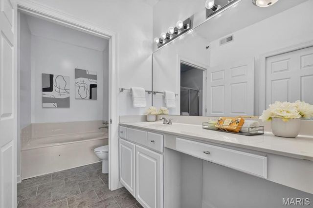 13101 Mill Crossing Court 200, Creve Coeur, MO 63141