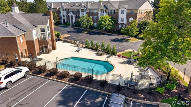13101 Mill Crossing Court 200, Creve Coeur, MO 63141