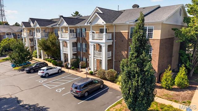 13101 Mill Crossing Court 200, Creve Coeur, MO 63141