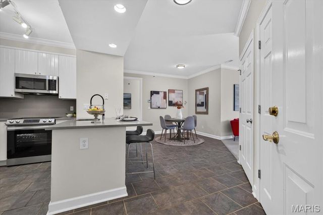 13101 Mill Crossing Court 200, Creve Coeur, MO 63141