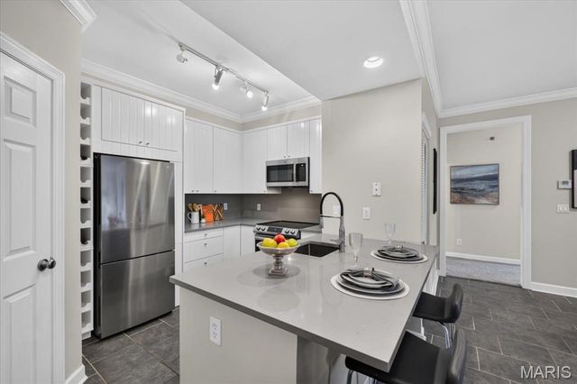 13101 Mill Crossing Court 200, Creve Coeur, MO 63141