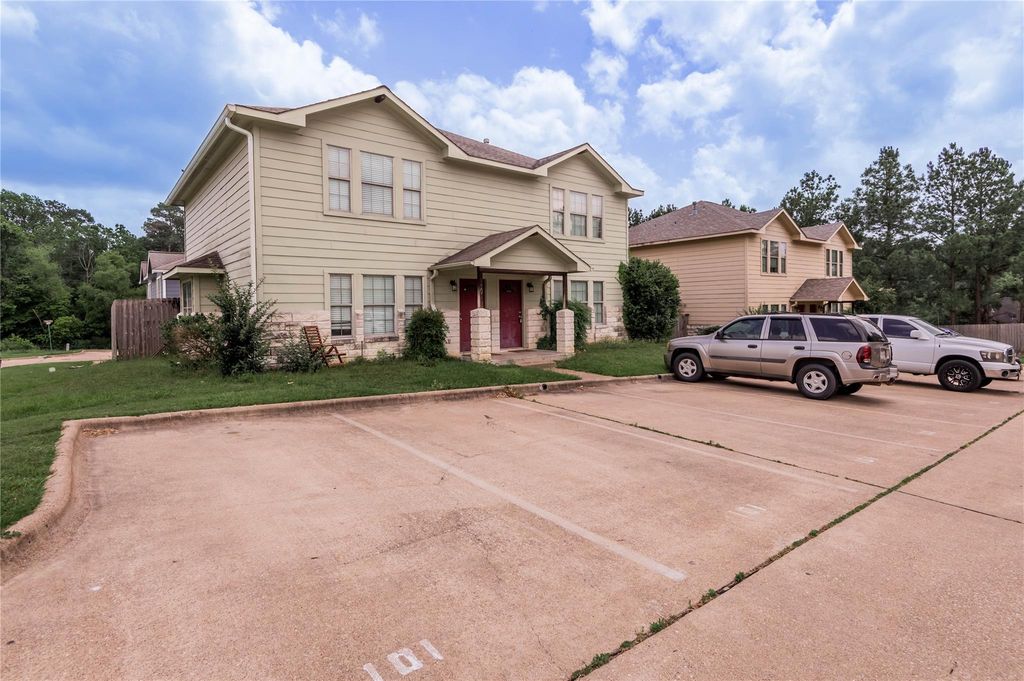 101 Yegua Circle, Huntsville, TX 77340
