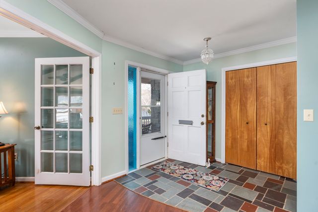 1743 N LAKESHORE DR, Louisa, VA 23093