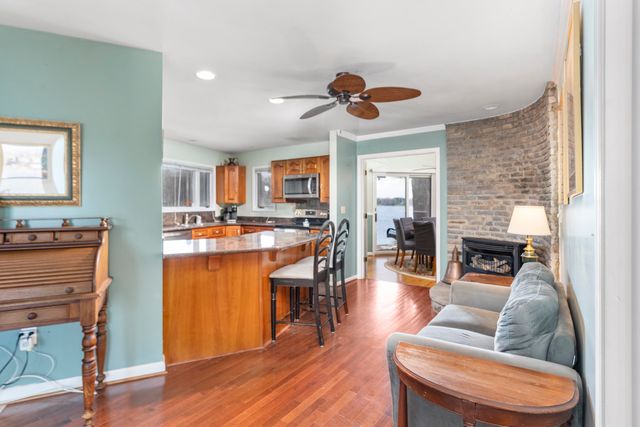 1743 N LAKESHORE DR, Louisa, VA 23093