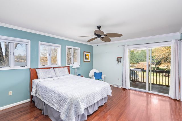 1743 N LAKESHORE DR, Louisa, VA 23093