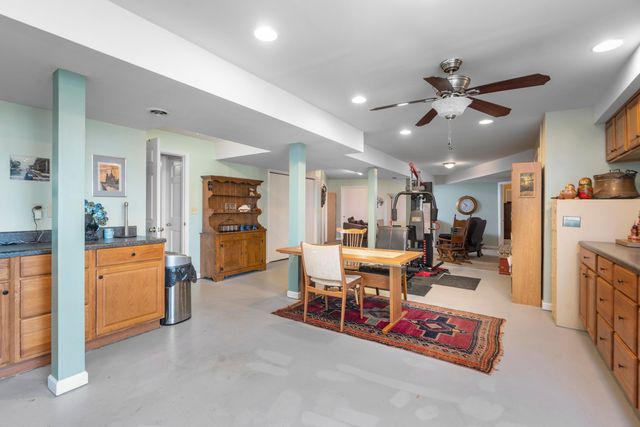 1743 N LAKESHORE DR, Louisa, VA 23093