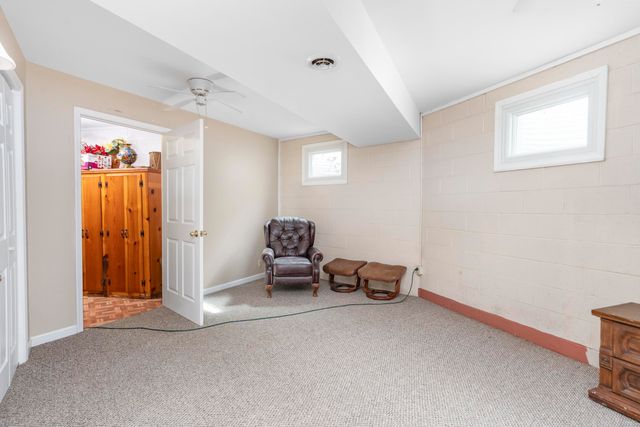 1743 N LAKESHORE DR, Louisa, VA 23093