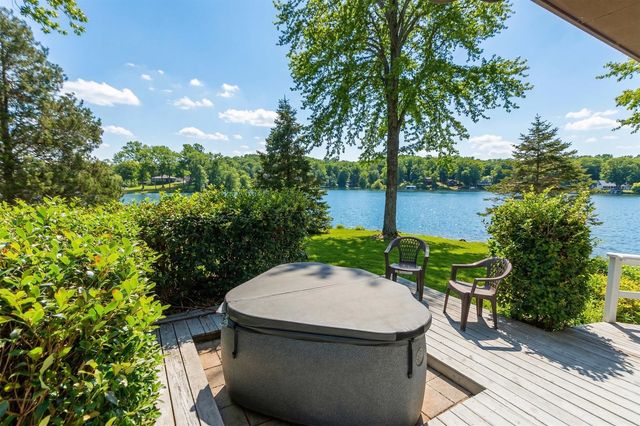 1743 N LAKESHORE DR, Louisa, VA 23093