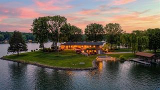 1743 N LAKESHORE DR, Louisa, VA 23093