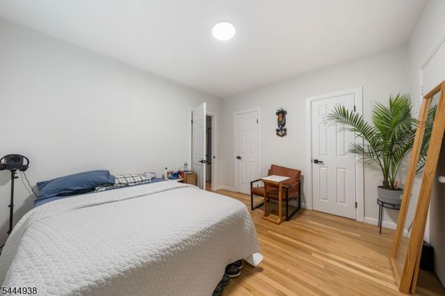 434 Richmond St, Elizabeth City, NJ 07202
